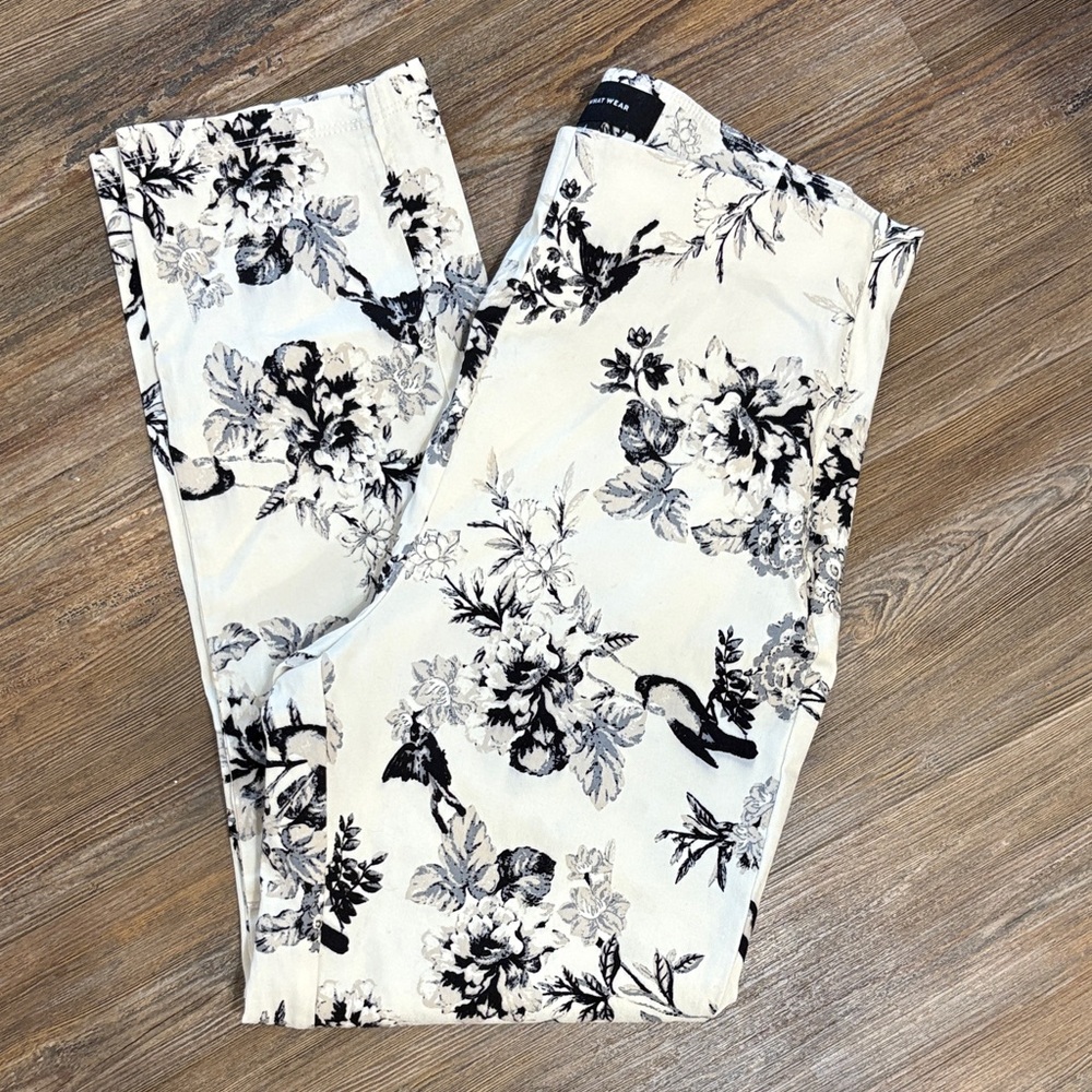 Who What Wear Black and White Floral Pants